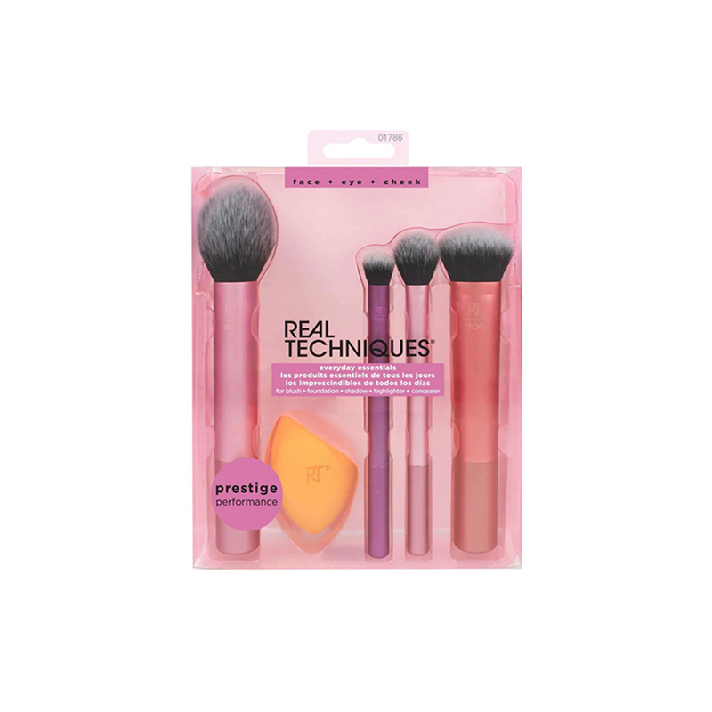 Real Techniques Everyday Essentials Kit with 1 Miracle Complexion Sponge