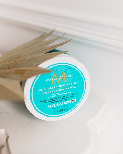 Moroccanoil Weightless Hydrating Hair Mask Numi Blog Post